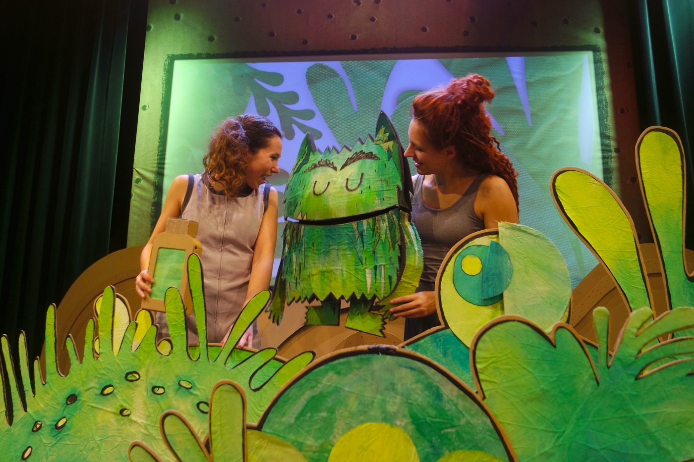 1_Het kleurenmonster - Anna Llenas - Theater Stof - Dan Strassburger.jpg